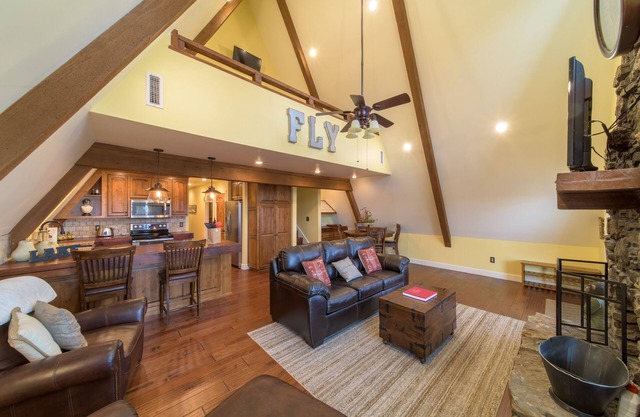 Fly-In Home on Monkey Island, Grand Lake OK