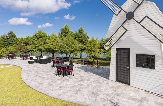 Follow the Cloud B&B