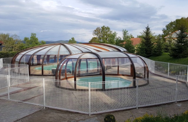 For your "forest bathing", 3-room chalet with covered swimming pool