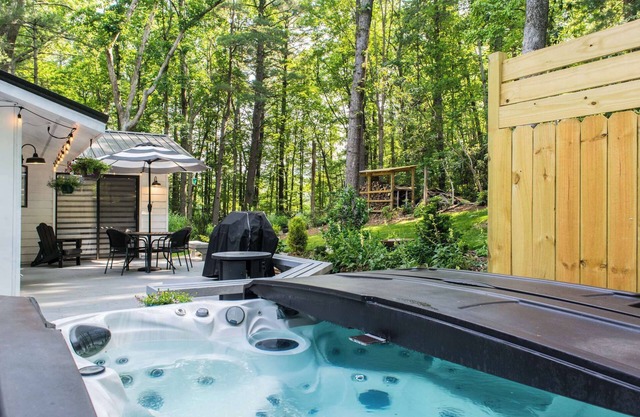 Forest Getaway | Hot Tub + Fire Pit