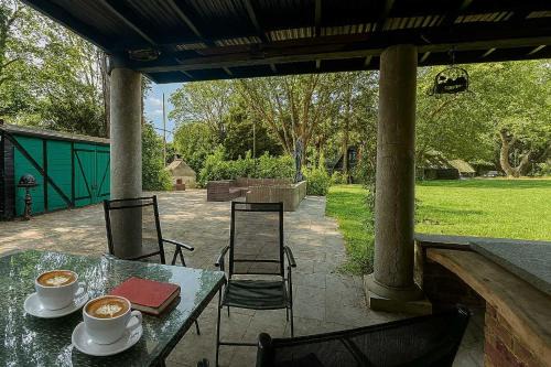 Forest Studio Apt free gated Parking on 2 acres Garden
