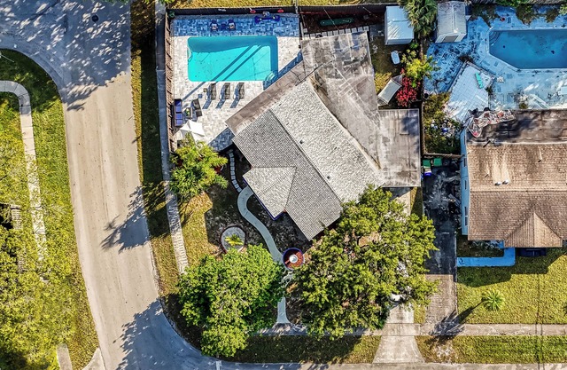 Fort Lauderdale 4BR Oasis Pool,Projector,Game Room,BBQ & Mini Golf Near Las Olas