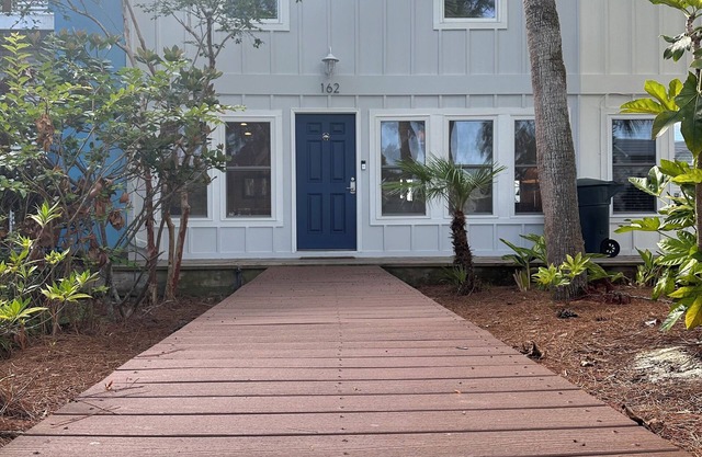 Fort Walton Beach Boat House- Bring your Boat! Minutes from Crab Island by Boat!