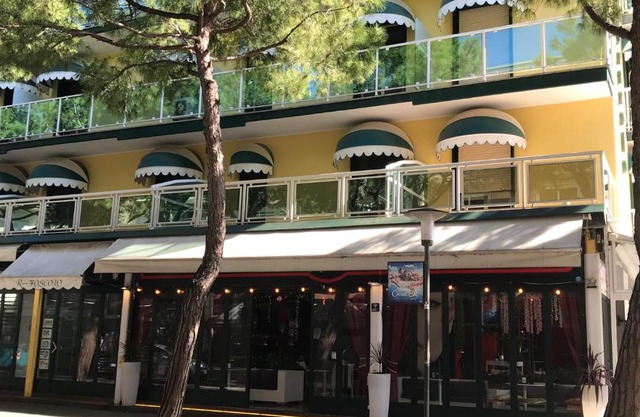 FOSCOLO Sunset House