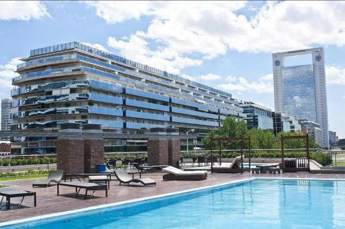 Foster Yacht Puerto Suites