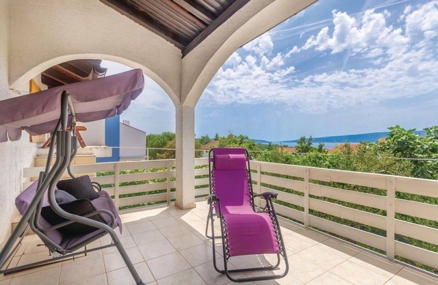 Four-bedroom apartment with terrace and sea view Pinezići, Krk (A-18967-a)