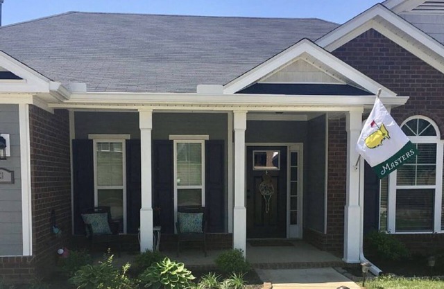 FOUR BEDROOMS! Quiet and convenient Masters rental. Easy access to everything.