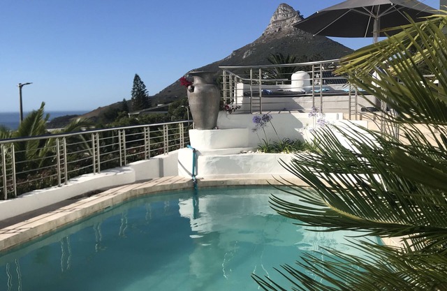 Four Uitsig Camps Bay, Private Guest Suite on Table Mountain with Ocean view