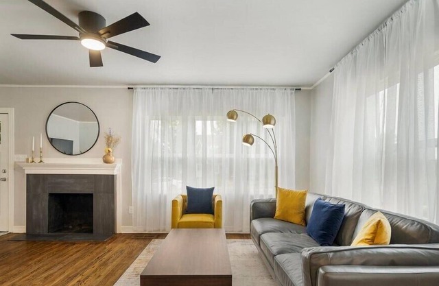 Fourth and Fab! Complete Reno Walk 2 TU/Cherry St