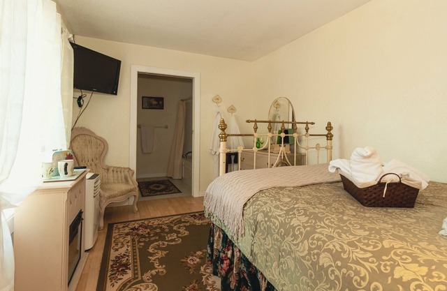Fox Room at Conley Suites BNB