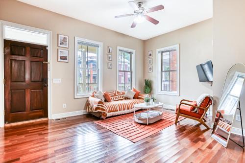 Free Early Check-In or Late Check-Out - Big Yard, BBQ - Summer Getaway near DT, Starland & River St