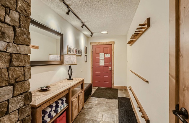 Free SkyCard Activities-Outdoor Pool/Hot Tub, By Main Street, Ski-In-Ski Hill 40