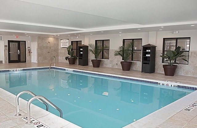 Free Wi-Fi, Free Breakfast + Indoor Pool | Suite with Roll-in Shower Near Sea Life Michigan