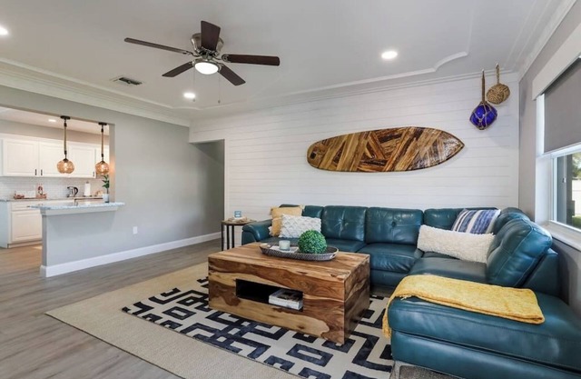 Fresh. Heated Pool.Minutes to Siesta Beach.Office