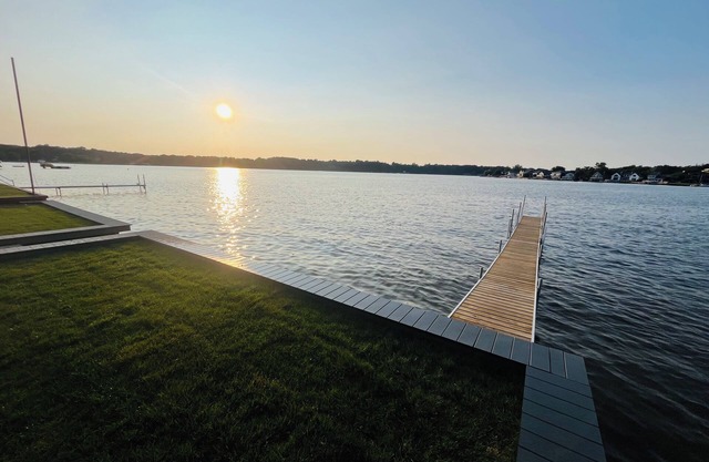 Fresh, sleek, retreat on Pine Lake