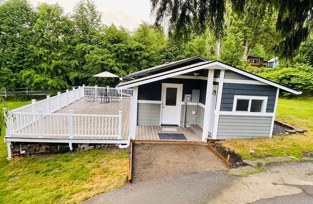 Freshly remodeled guest house in winery Woodinville