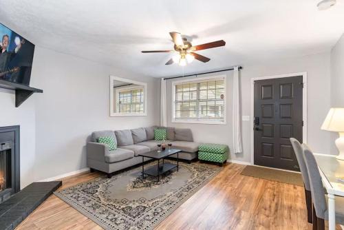 Freshly Renovated - Minutes from Downtown & BNA