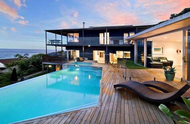 FRESHWATER BEACH LIVING