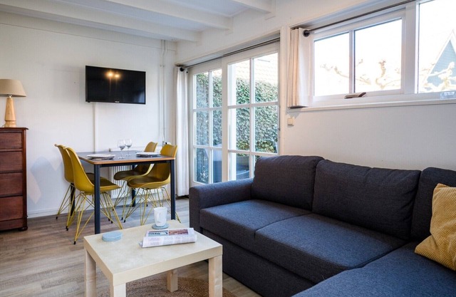 Friese Antillen is a courtyard of 8 homes near of the beach and village Hollum.