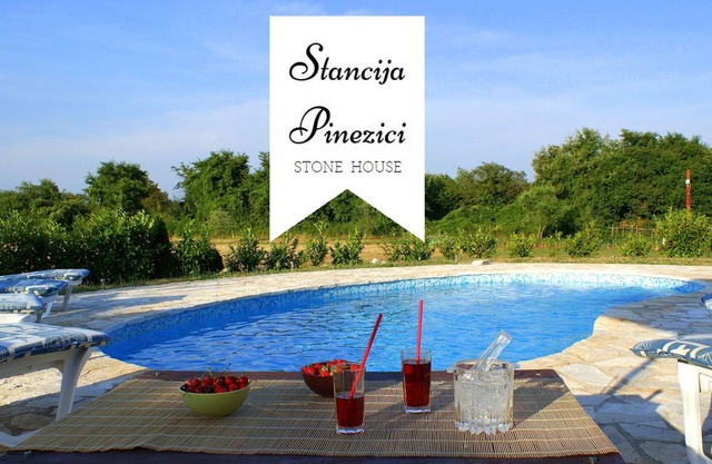 From the 23-10. 07 Discount 15% Large STONE HOUSE, with 4000m2 PLAYGROUND