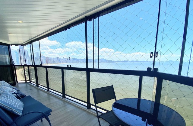 FRONT SEA !!! SACADA C / CHURRASQ; 4 ROOMS; 3 BATHROOMS; 2 VAGAS; AIR; WIFI