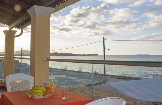 Frosos Beachfront Maisonette Acharavi