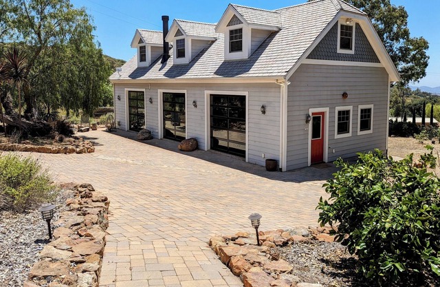 Full Circle Farms Getaways and Retreats - The Lodge