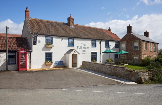 Full Moon Inn Rudge