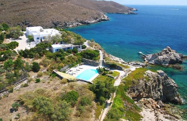 Fully Catered Vila in Cycladic in Posidonia