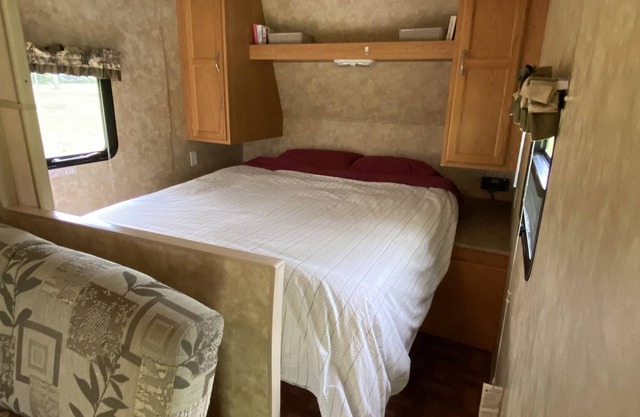 Fully equipped RV in park-like, treed, private setting!