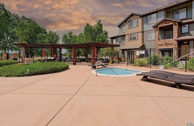 Fully furnished modern condo for rent in Denver . 5 mins from DIA