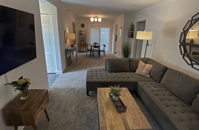 Fully furnished & updated condo - walk/bike to historic downtown Franklin