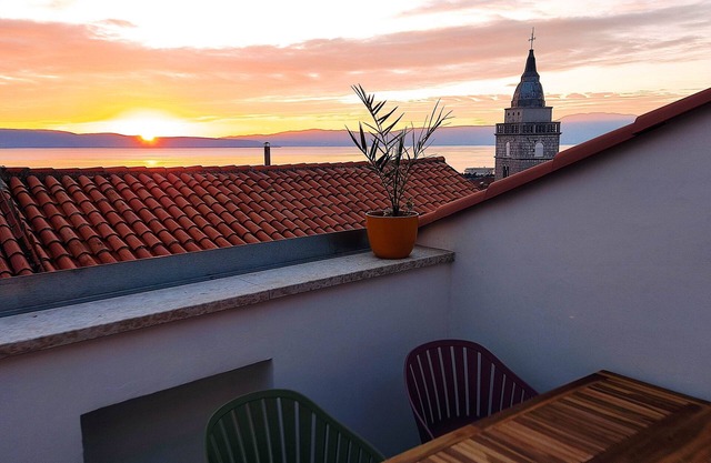 Fully Renewed old Town House With top Floor Terrace and Amazing sea View