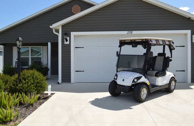Fun and lively home in The Villages! Golf Cart Included.