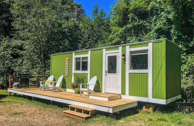 Fun and Unique Waterfront Home w/Deck and BBQ - Unique Northwest Vacation Rentals
