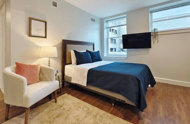 Fun Cozy Studio Apts - 1 Mile to TIAA Bnk Fld!