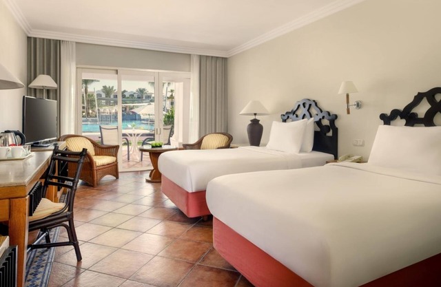 Fun in Beachfront Paradise l Multiple Pools, Spa and Private Beach Access