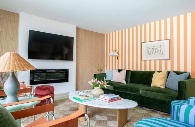 Fun Stylish Scottsdale Retreat | Pool, Paint & Sip