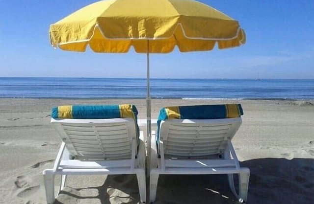 Functional studio 2 pers. in Lunel, beaches 15 min away - summer special!