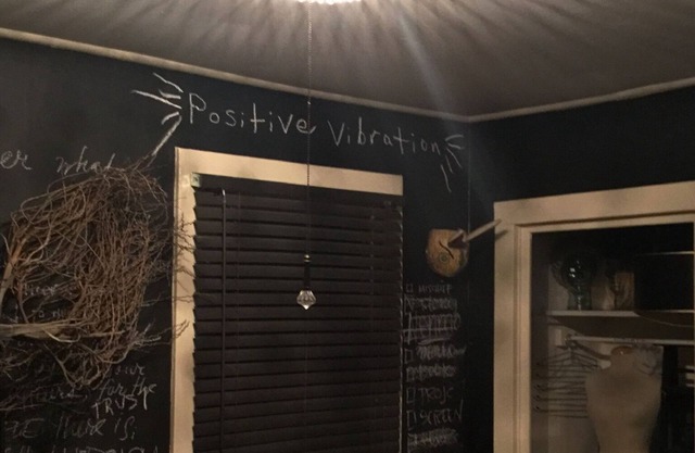 Funky, old, busted but charming: 3 bedroom house w WiFi, in lovely Santa Barbara