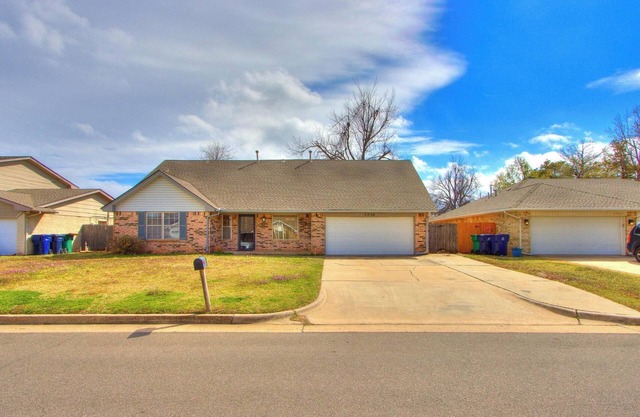 Furnished 4BR OKC Home w/Garage, Yard & Wi-Fi – 30+ Day Corporate Stay