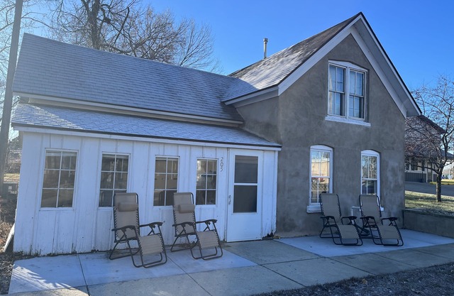 Furnished Rental: Everything included, MONTHLY Available, Fast INTERNET, MAIN St