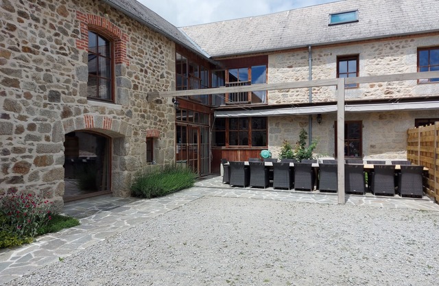 Gîte 25 p, swimming pool, whirlpool, fitness, sauna ⚠️Vérifiez spams⚠️