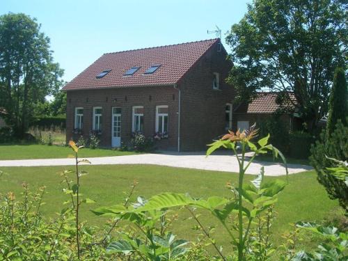 Gîte au calme à Esquelbecq avec jardin clos et équipements modernes, idéal en famille ou entre amis - FR-1-510-48