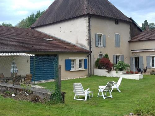 Gîte Authentique à Isches avec Cheminée, Terrain Clos, Proche Thermes et Activités Culturelles - FR-1-589-116