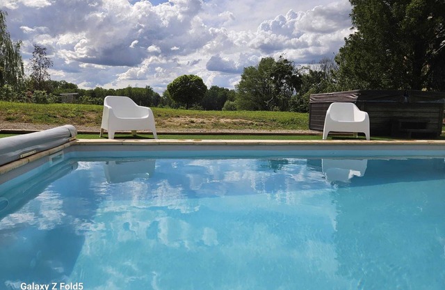 Gîte Avec Piscine et Jacuzzi