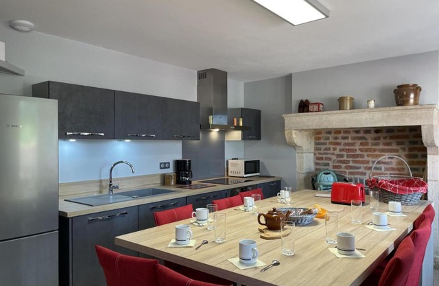 Gîte champêtre rénové avec jardin et équipements modernes à Pierrefitte-sur-Loire - FR-1-489-334