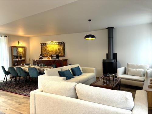 Gîte Confortable avec Jardin pour 8, Animaux Bienvenus à Autry-Issards - FR-1-489-577