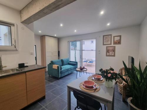 Gîte cosy à Montrond-les-Bains, cuisine moderne, jardin - FR-1-496-342