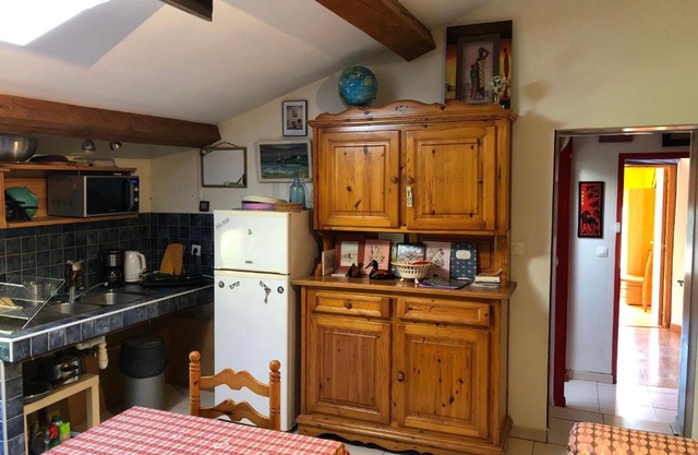 Gîte dans maison et jardin